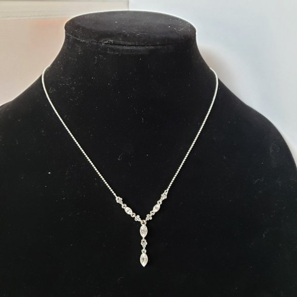 Monet Silver Toned Chain Necklace Rhinestone Dangle Charm 18 Inch - Picture 2 of 8